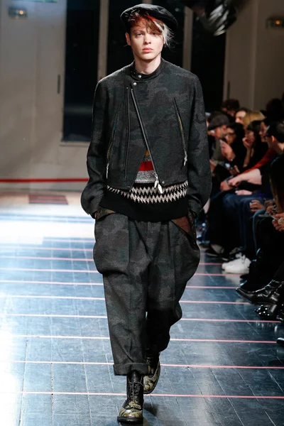 Look 7